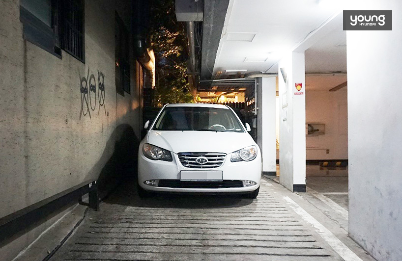 ▲ 홍대거리의 한 카페 공유주차장에 주차를 마친 모습