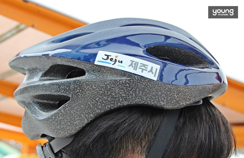▲ 대여소에 비치된 안전 헬멧
