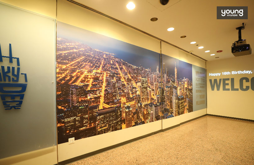 ▲ 시카고의 스카이라인을 볼 수 있는 윌리스 타워의 스카이덱