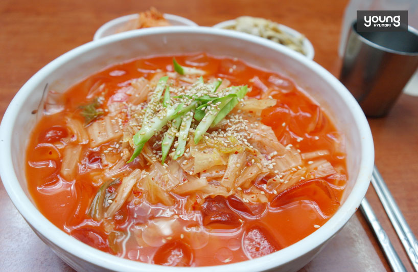 ▲ 이북만두에서 꼭 맛봐야 하는 김치말이밥